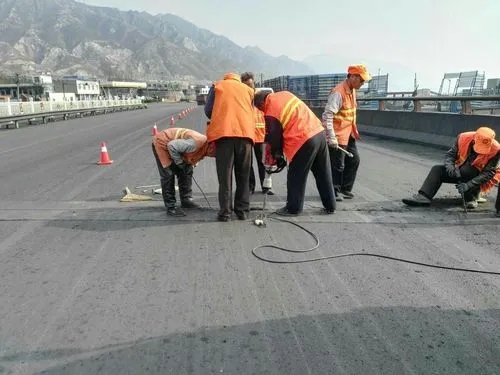 库车道路桥梁病害治理